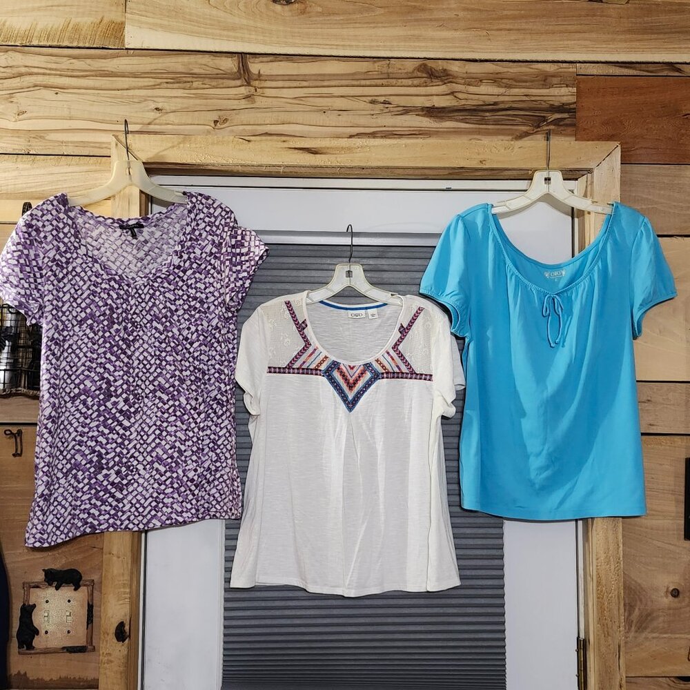 Cato / Daisy Fuentes womans top size L